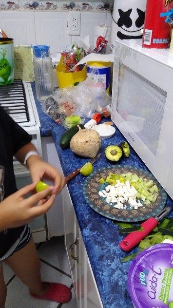 preparando tacos