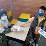 Foto 3. Reparto de material